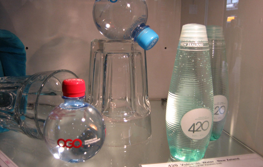 Was kostet ein Platz in einem deutschen Seniorenheim im 1. Jahr  mit Pflegestufe zwei ?